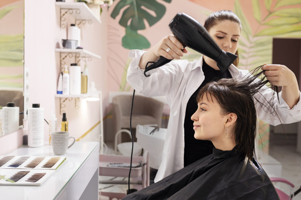 Como atrair clientes para salão de beleza?